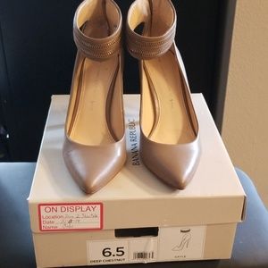 Banana  Republic Heels